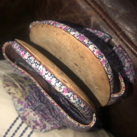 $95 LN TABITHA SIMMONS FLORAL SANDALS - Picture 5 of 8